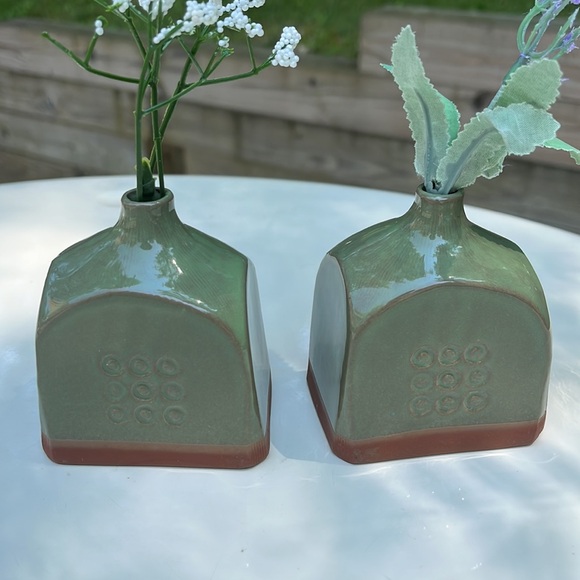 1970's Takahashi Bud Vases Set of 2 Green glazed and made in Japan 3" Tall - Picture 3 of 5